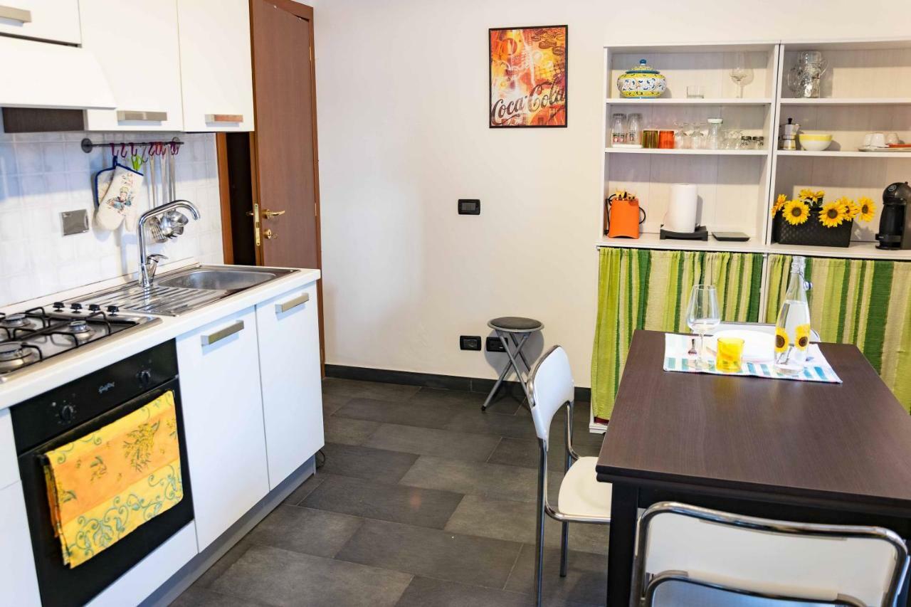 Ferienwohnung Otto Rosso Genua Exterior foto